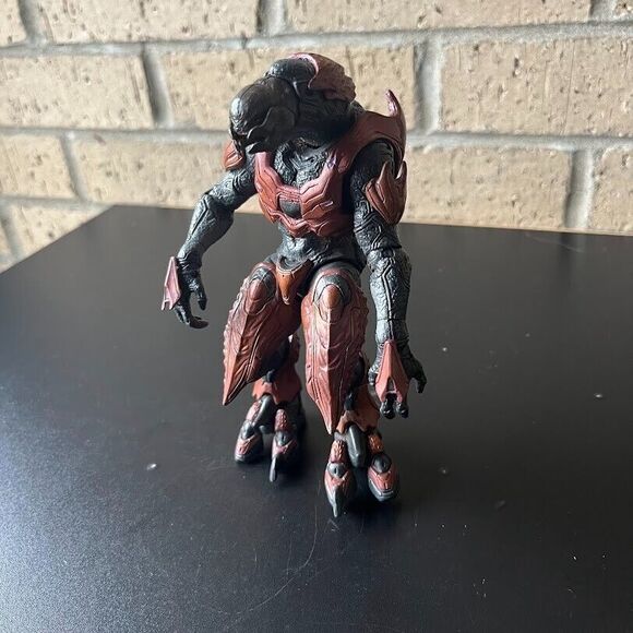 Authentic Microsoft 2012 Halo 6” Alien Monster Action Figure Toy - Picture 4 of 13